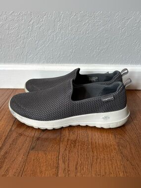 Skechers Go Walk Walking Shoes Slip On Sneakers Women’s Size 10 Gray